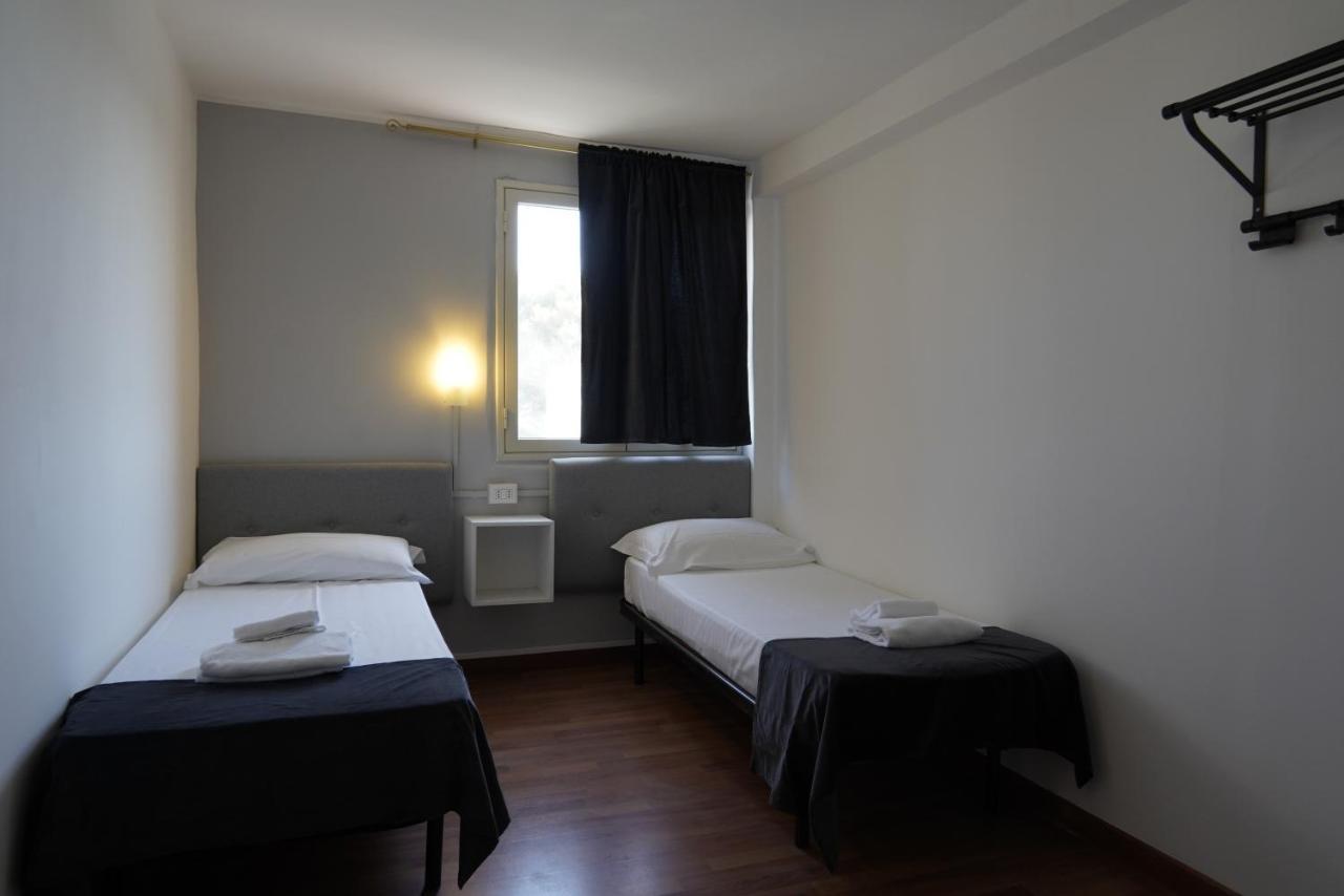 Airport Suite Катания Екстериор снимка