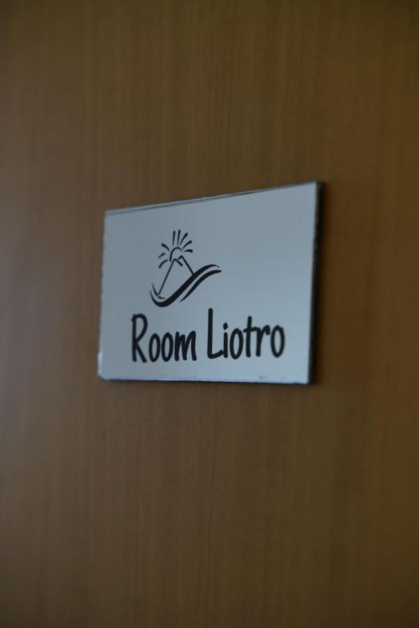 Airport Suite Катания Екстериор снимка