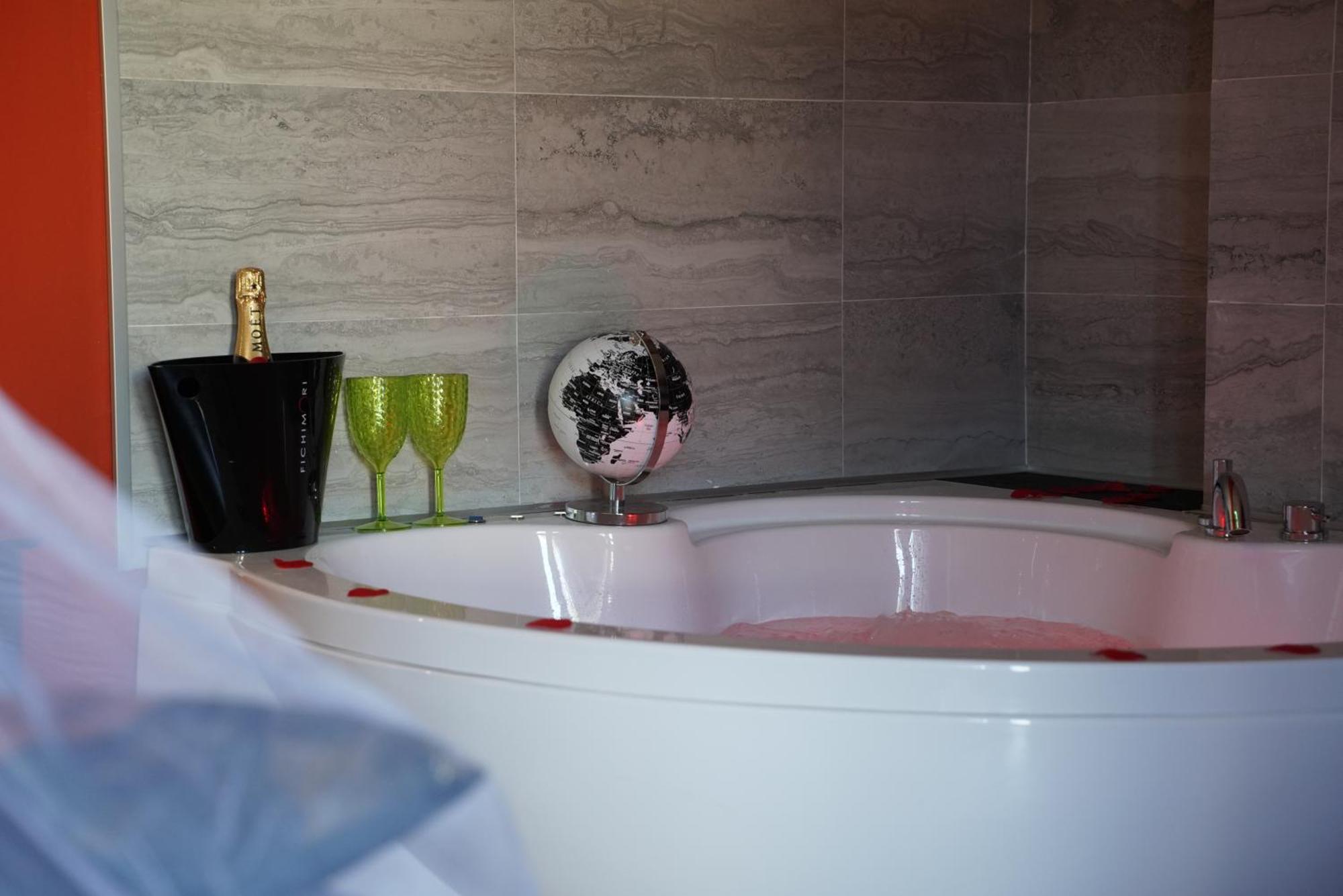 Airport Suite Катания Екстериор снимка