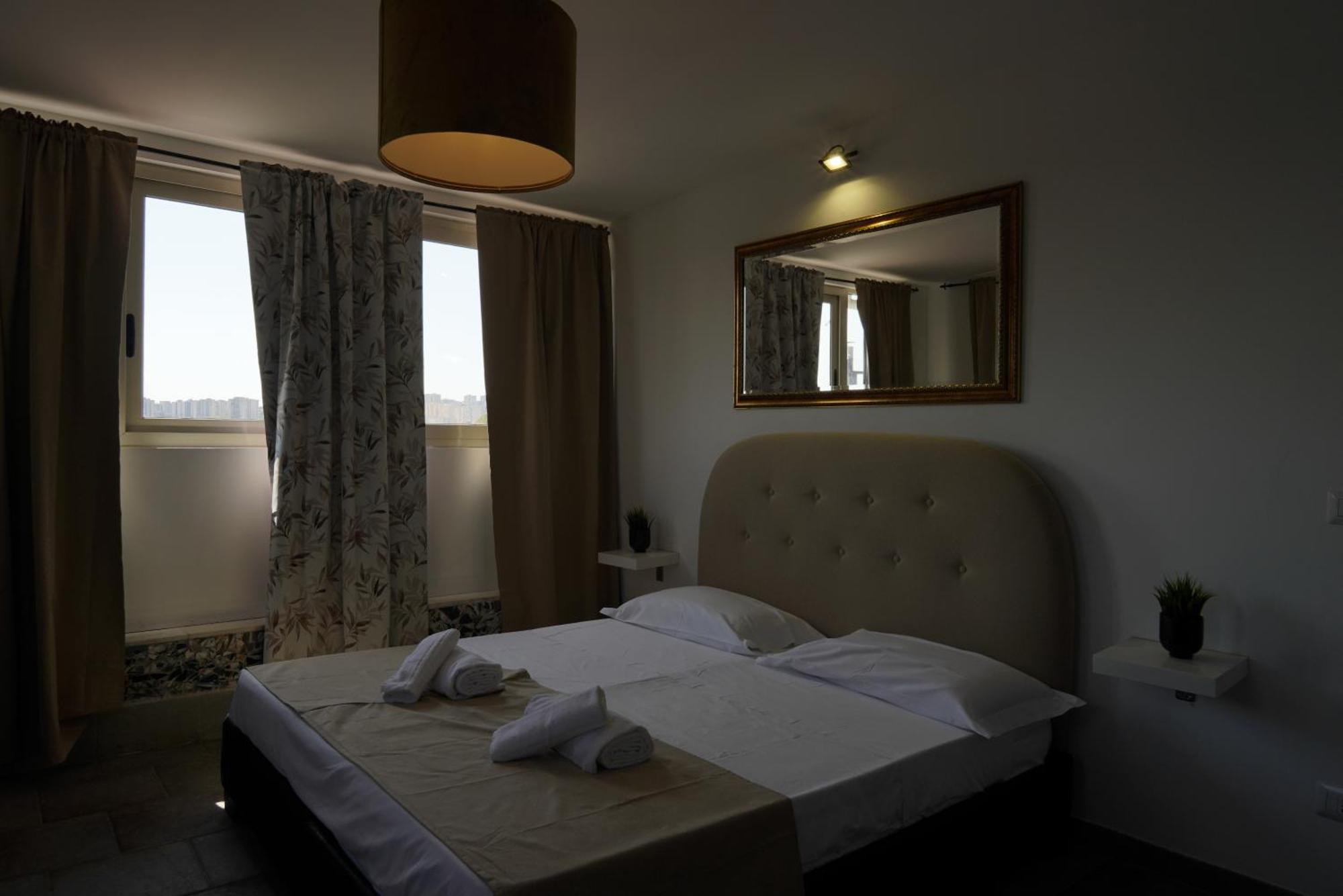 Airport Suite Катания Екстериор снимка